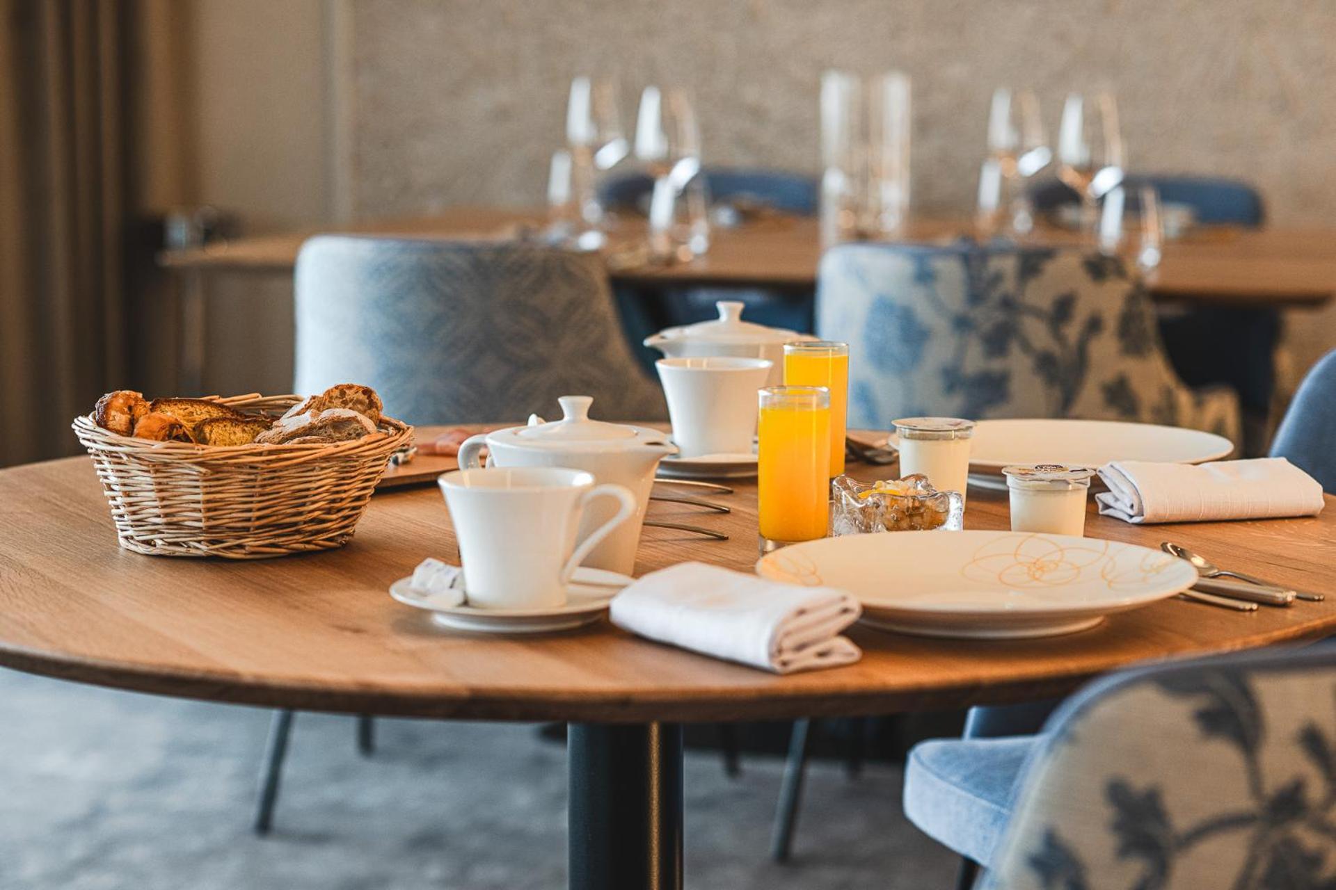 Logis Hotellerie Les Brisants , Restaurant J M Perochon Bretignolles-sur-Mer Ngoại thất bức ảnh