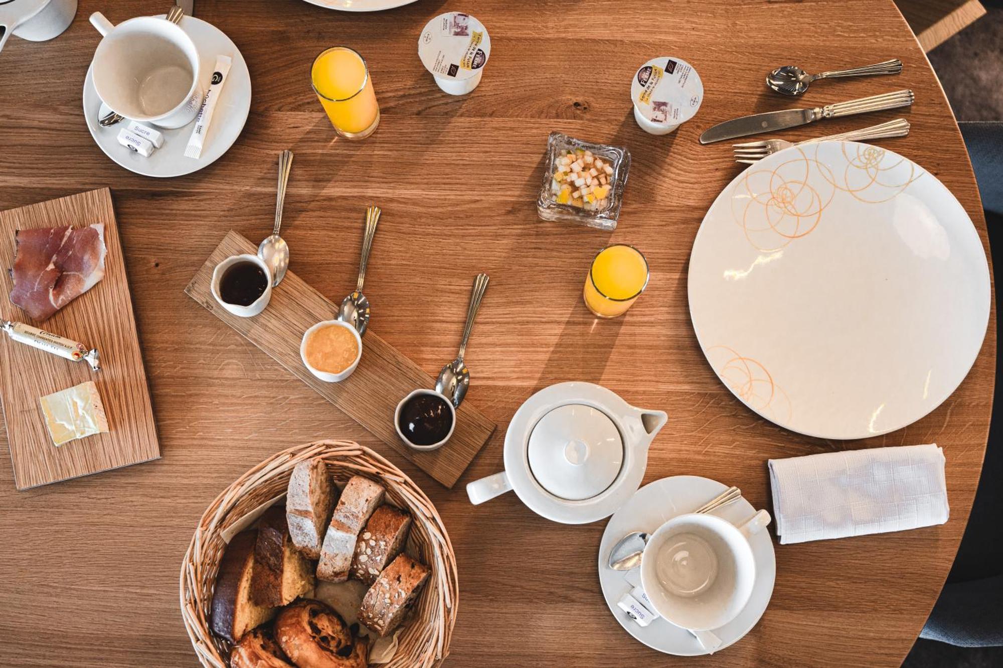 Logis Hotellerie Les Brisants , Restaurant J M Perochon Bretignolles-sur-Mer Ngoại thất bức ảnh
