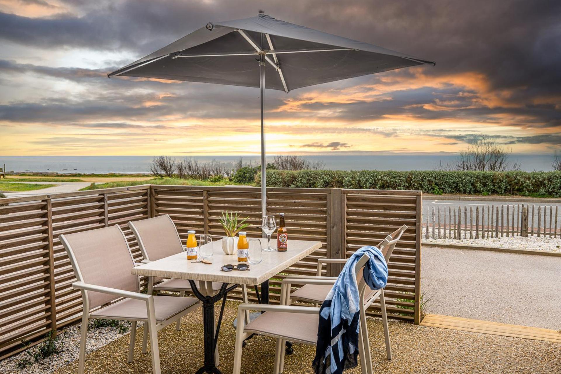 Logis Hotellerie Les Brisants , Restaurant J M Perochon Bretignolles-sur-Mer Ngoại thất bức ảnh