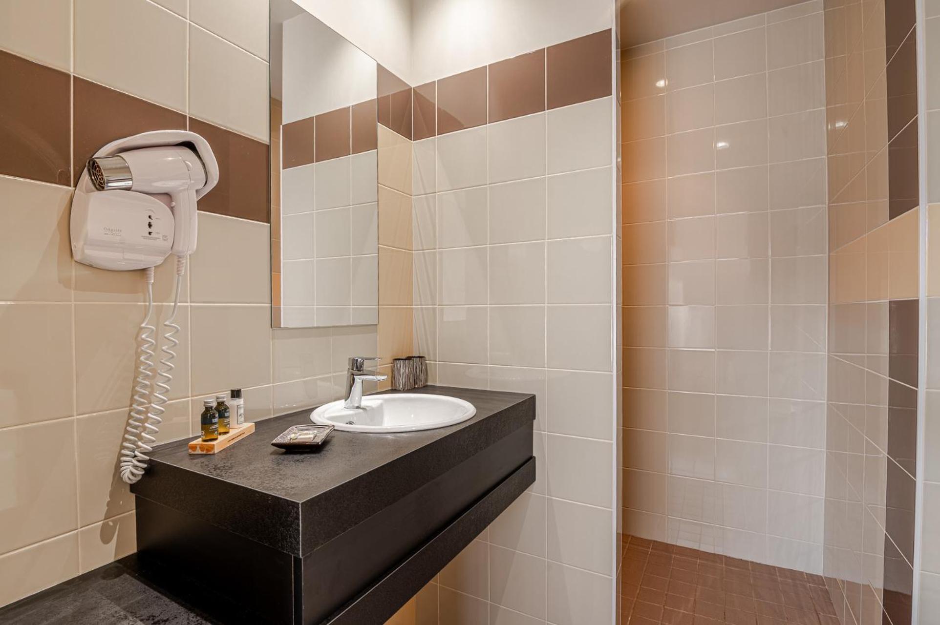 Logis Hotellerie Les Brisants , Restaurant J M Perochon Bretignolles-sur-Mer Ngoại thất bức ảnh
